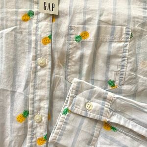 NWT Gap Boyfriend Fit Button Down, Pineapple Print